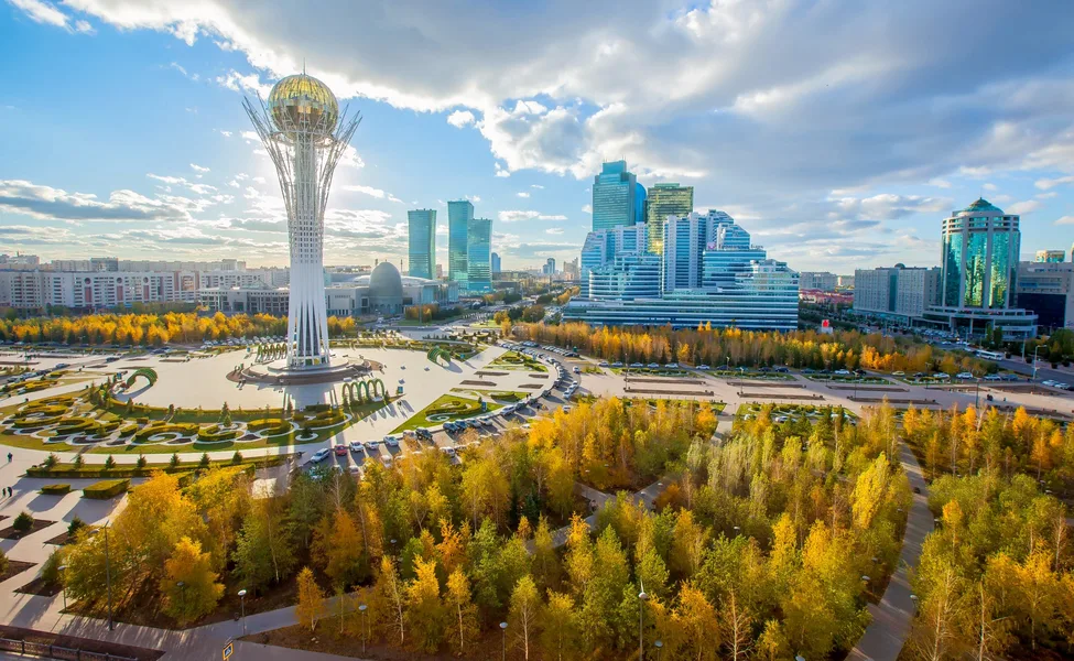 1618381850_9ff08dbd-kazachstan-astana-nursultan-baiterek-shutterstock_1082921567-scaled.jpg